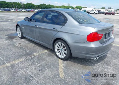 2011 BMW 328I z USA, uszkodzony, nr VIN WBAPH7C5XBA801844